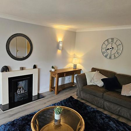 Redcot Gardens Stamford 4 Bed Contractor Familt Home With Parking Esterno foto