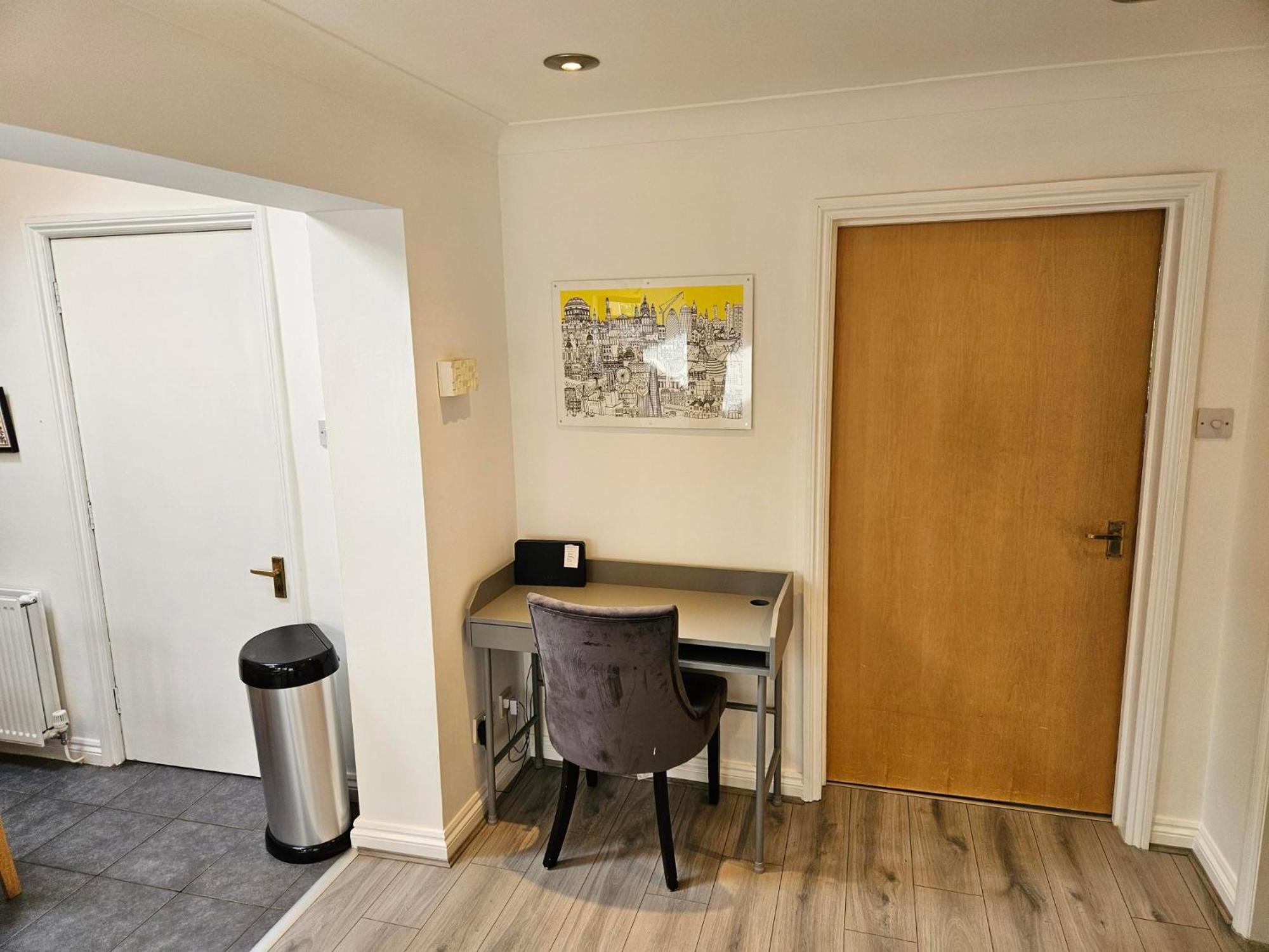 Redcot Gardens Stamford 4 Bed Contractor Familt Home With Parking Esterno foto
