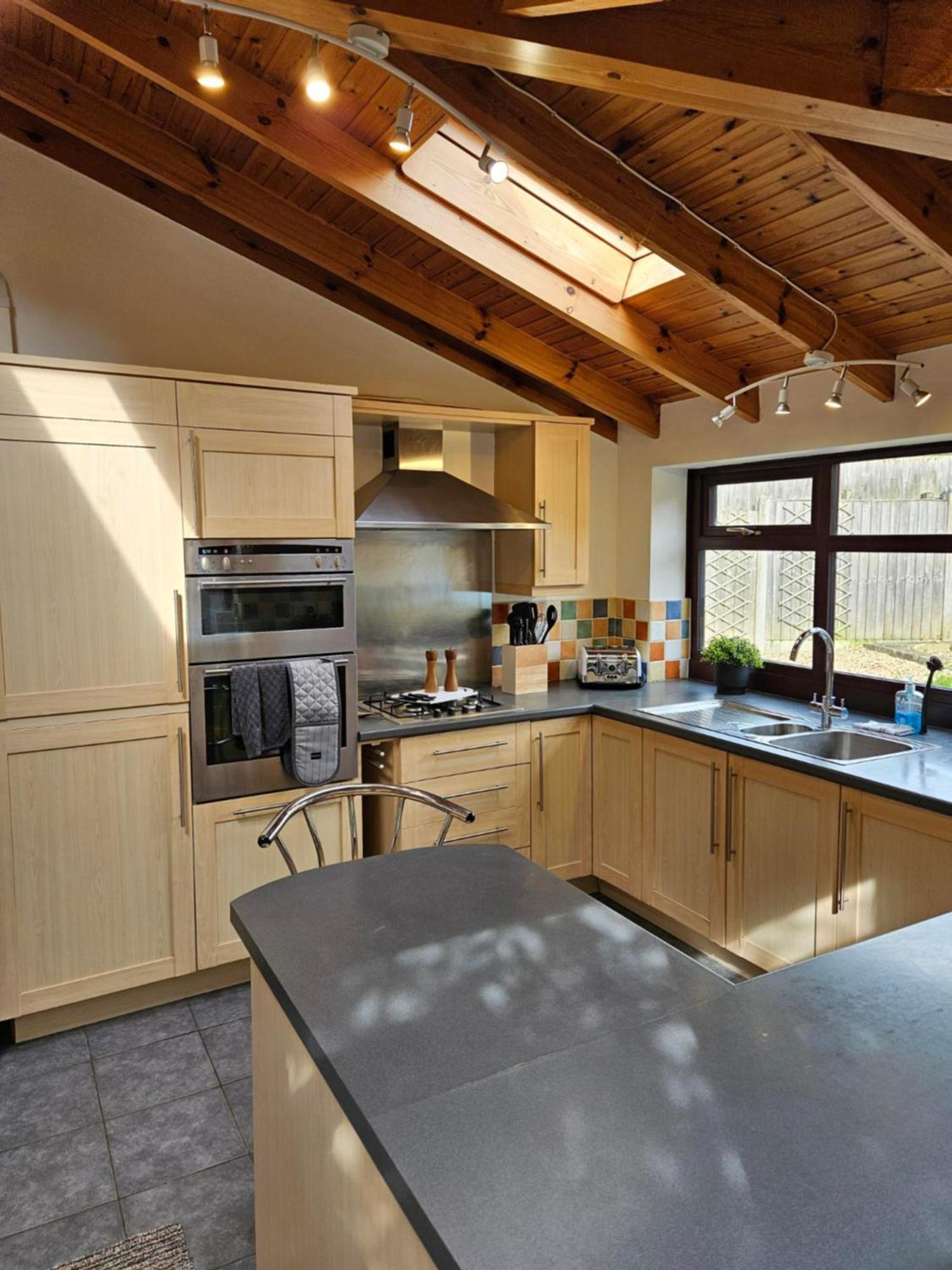 Redcot Gardens Stamford 4 Bed Contractor Familt Home With Parking Esterno foto
