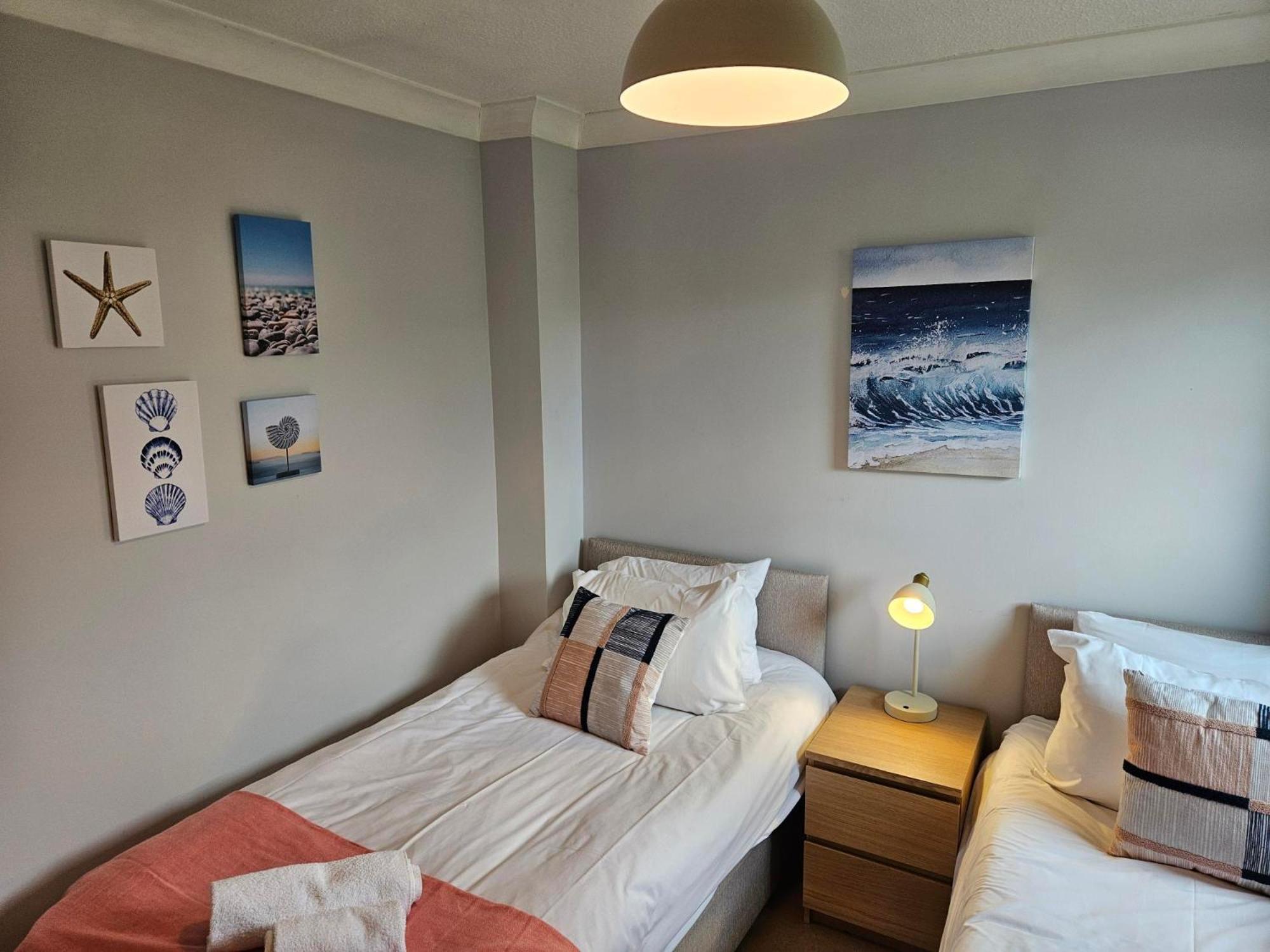 Redcot Gardens Stamford 4 Bed Contractor Familt Home With Parking Esterno foto