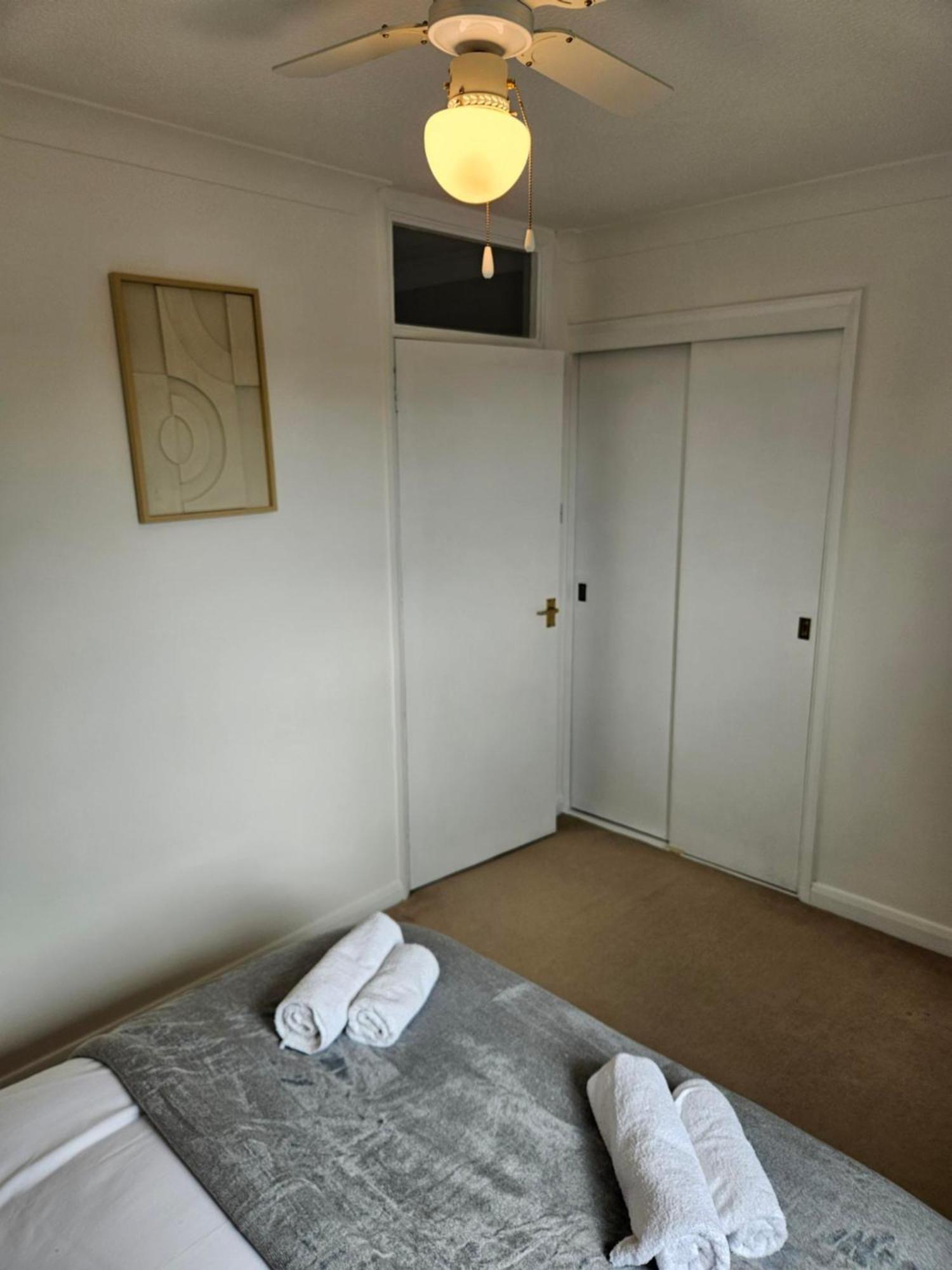 Redcot Gardens Stamford 4 Bed Contractor Familt Home With Parking Esterno foto