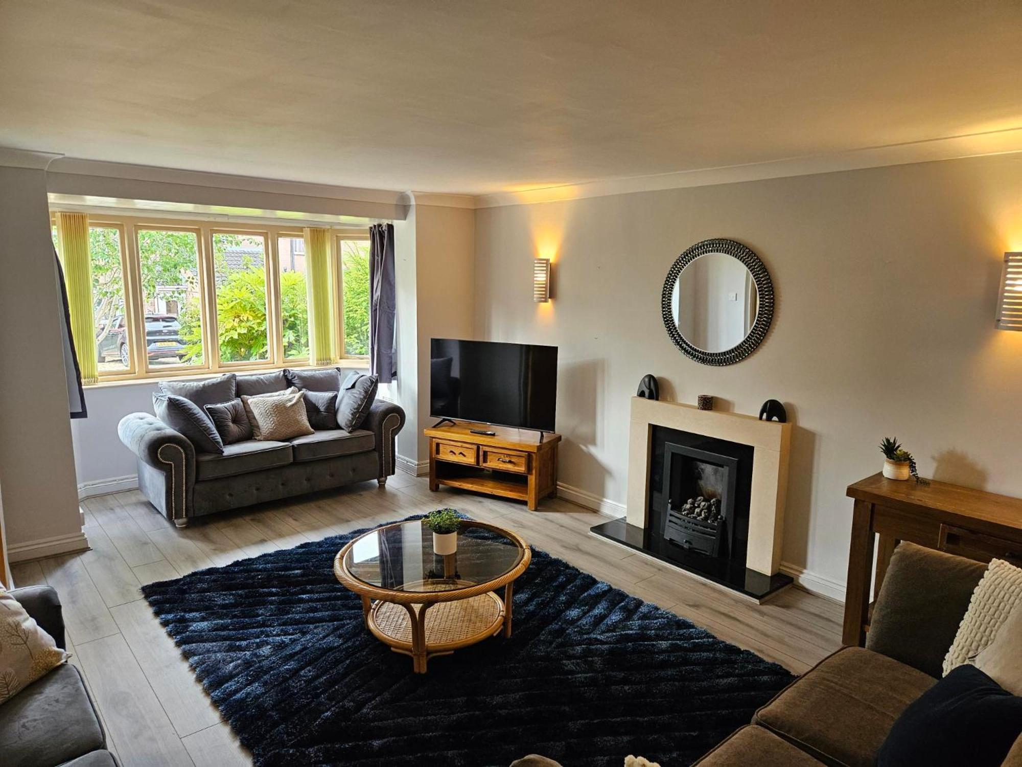 Redcot Gardens Stamford 4 Bed Contractor Familt Home With Parking Esterno foto