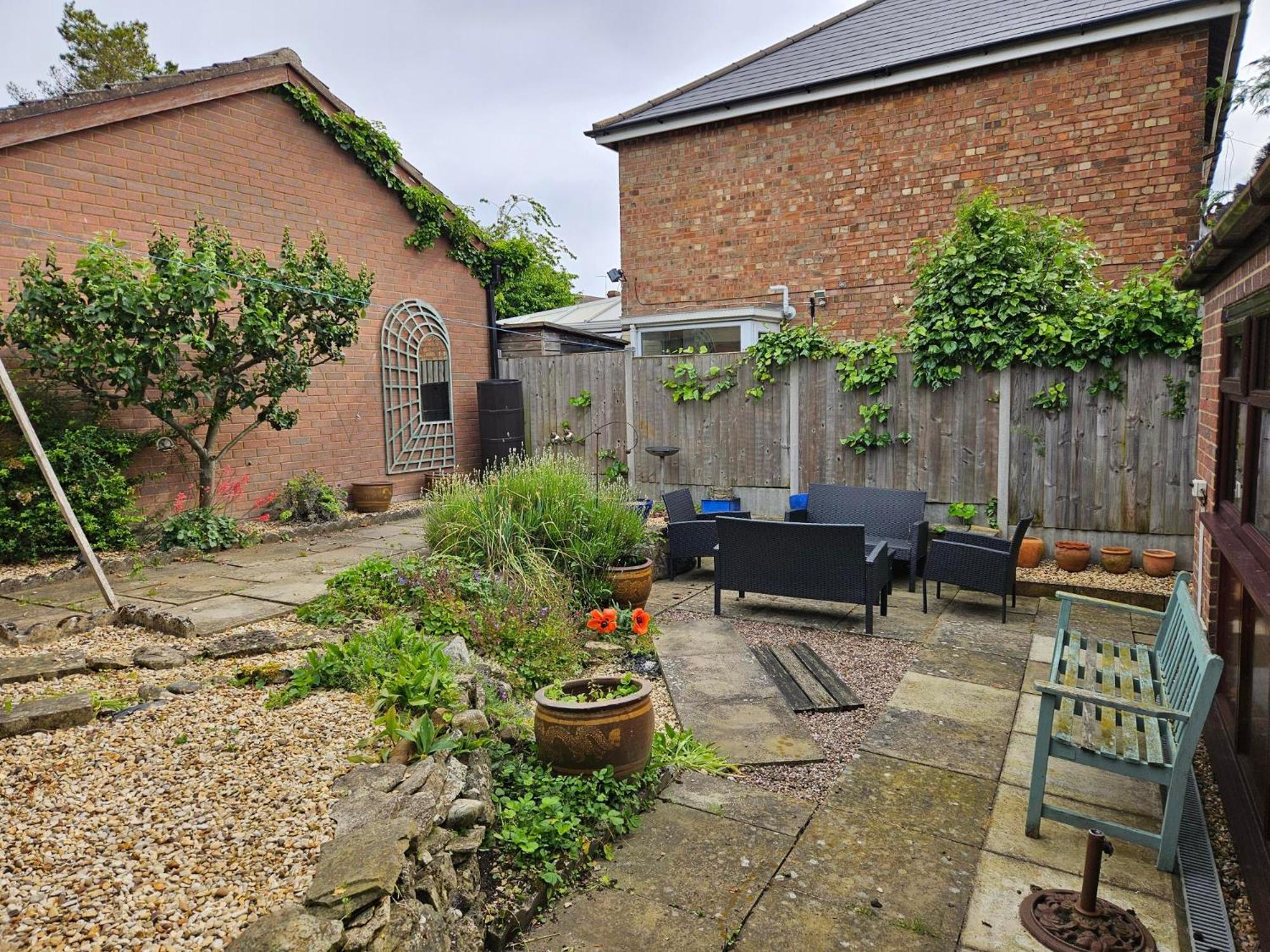 Redcot Gardens Stamford 4 Bed Contractor Familt Home With Parking Esterno foto